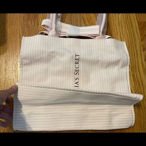 NWT Victoria’s Secret tote bag